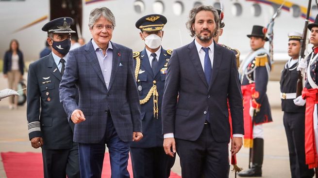 Guillermo Lasso junto a Santiago Cafiero. 