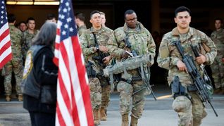 Donald Trump confirmó que aumentará el gasto militar de EEUU, pero también la presión sobre las empresas armamentísticas. Donald Trump confirmó que aumentará el gasto militar de EEUU, pero también la presión sobre las empresas armamentísticas.