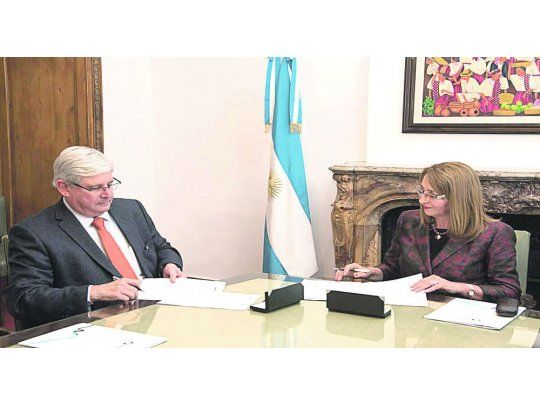 Acuerdo. Alejandra Gils Carbó y Rodrigo Janot celebraron el acuerdo de cooperación el 22 de junio pasado en Buenos Aires por el caso Odebrecht.