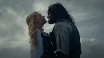 Robbie interpreta a Catherine Earnshaw y Elordi interpreta a Heathcliff.