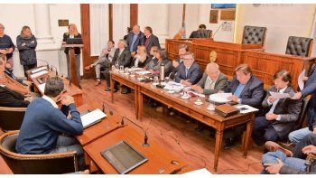 Presentación. El Senado de Entre Ríos fue el escenario ayer donde se presentó la Reforma Política que impulsa el gobernador peronista Gustavo Bordet. La ministra de Gobierno, Rosario Romero, expuso la visión del oficialismo: “Es necesario evolucionar de la boleta sábana a un sistema que otorgue mayores ventajas al elector”, aseguró.