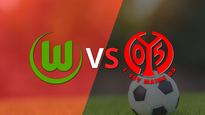 al comienzo del segundo tiempo, wolfsburgo y mainz empatan 1-1