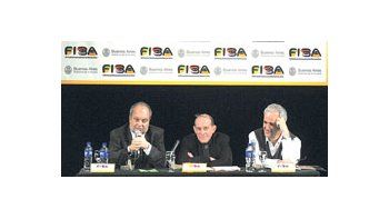 Hernán Lombardi, ministro de Cultura, con los directores artísticos del Fiba, Rubén Szuchmacher y Alberto Ligaluppi.