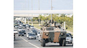 La ola de violencia parece no detenerse en Brasil llegando al quinto día consecutivo. Ayer se sumaron 40 efectivos para intentar controlar la zona.