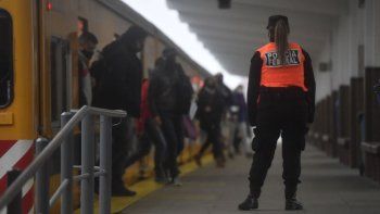 &nbsp;Un total de 43&nbsp;municipios&nbsp;del interior de la provincia de&nbsp;Buenos Aires&nbsp;transitan la fase 5 del aislamiento social, con la mayoría de sus actividades habilitadas, mientras que otros 53 permanecen en la etapa 4 y los restantes 39 que integran el Área Metropolitana de Buenos Aires (AMBA) siguen en la fase 3.