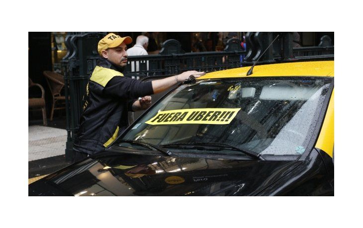 Uber contrataca y dice que protesta de taxistas fue muy suave