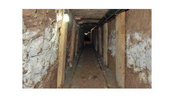 El túnel, descubierto en la demarcación de Mesa de Otay, en Tijuana, cruza la frontera y tiene iluminación y ventilación.