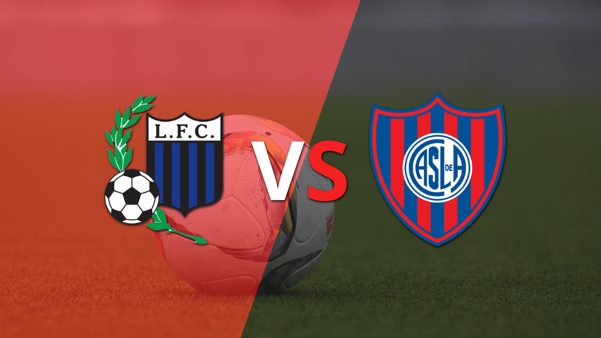 The match between Liverpool (U) vs San Lorenzo begins
