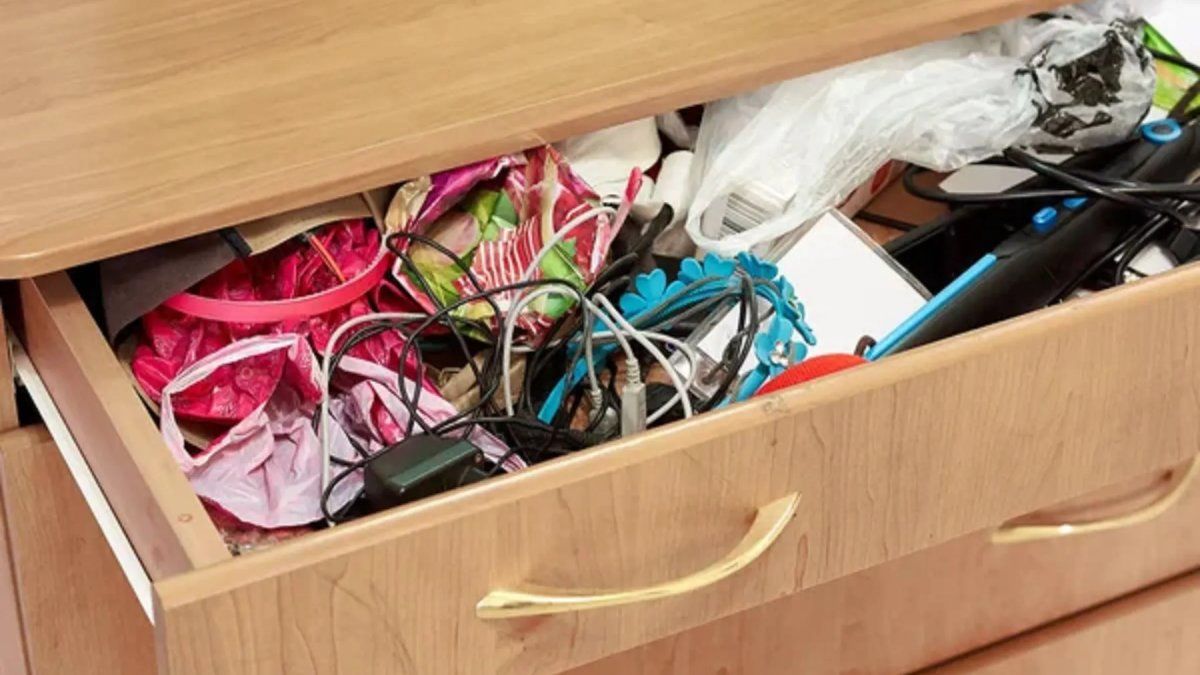 What does disorderly drawers mean, according to psychology