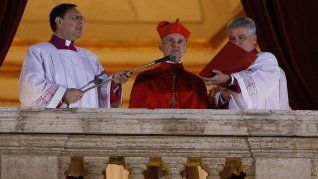 El Vaticano ya decidió quién dará el anuncio del nuevo Papa. 