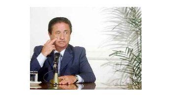 ámbito.com | Eduardo Duhalde ayer confirmó a sus colaboradores que evitará el default con el Mundial. Hoy lo advierte a Lavagna.