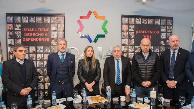De izquierda a derecha: Fernado Quiroz, Jorge Knoblovits, Claudia Muzzio, Néstor Grindetti, Waldo Wolff
