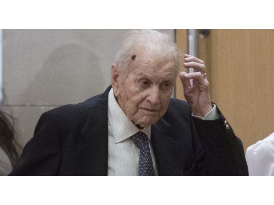 Jorge Zorreguieta fue funcionario durante la última dictadura. Padecía un linfoma no Hodgkin y una infección pulmonar y estaba internado en grave estado. La reina de Holanda llegó el fin de semana para visitarlo.