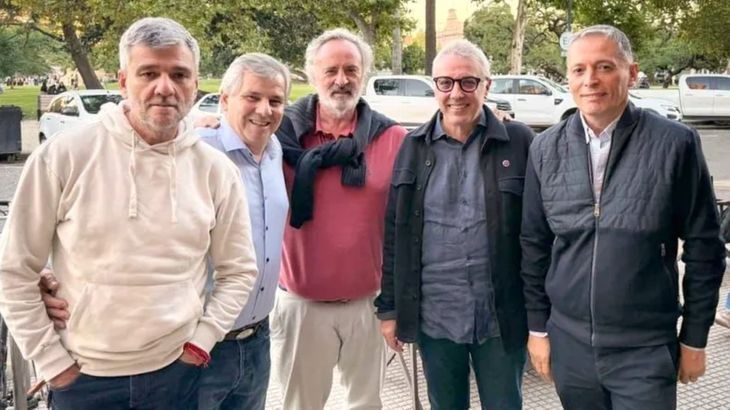 Zabaleta, Britos, De La Torre, Zamora y Gray. Zabaleta, Britos, De La Torre, Zamora y Gray.