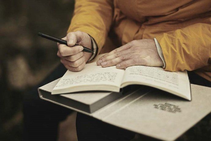 El programa también fomenta la escritura dramatúrgica. El programa también fomenta la escritura dramatúrgica.