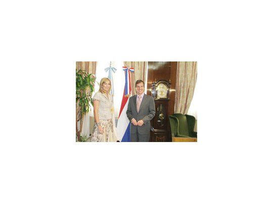 Martín Redrado se reunió con la princesa Máxima de Holanda, que está impulsando el crecimiento de los microcréditos.