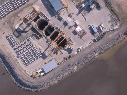 Sistema Riachuelo : AySA finalizó en tiempo récord la innovadora hinca 1,5 kms de risers del túnel Emisario bajo el agua