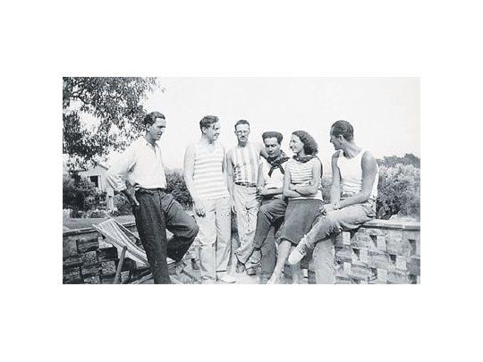Morera, Bigatti, Badi, Marechal, Forner y Butler (en Sanaryur-Mer, 1929), parte de “El Grupo de París”, artistas argentinos vinculados por lazos de amistad y visiones compartidas acerca del arte moderno.
