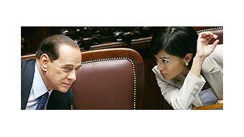 Berlusconi otra vez con problemas de polleras: crecen rumores sobre el affaire con una de sus ministras