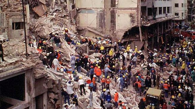 La AMIA después de la explosión. 