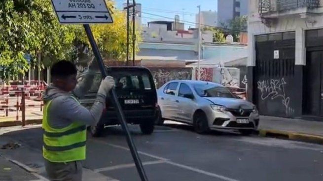 CABA remueve estcionamientos truchos.