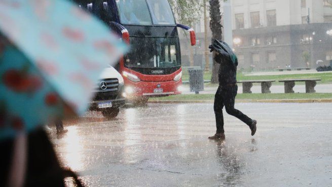 La lluvia podría hacerse presente durante este lunes en la Ciudad y alrededores