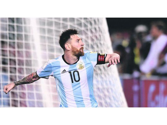 El único héroe. Ante la falta de juego colectivo, las apariciones de Messi fueron vitales para que el seleccionado argentino desnivelara ante Chile, que pese a tener mayor posesión de la pelota careció de profundidad.