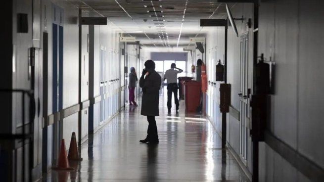 Mediante la Resolución 2303/2025, el Ministerio de Salud determinó que la evaluación sea de forma escrita y presencial.
