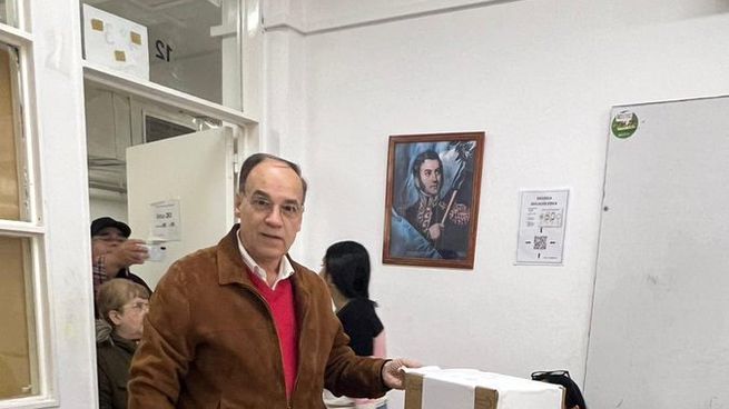 Pablo Blanco, candidato de JxC avalado por Bullrich y la UCR, votó en Río Grande.