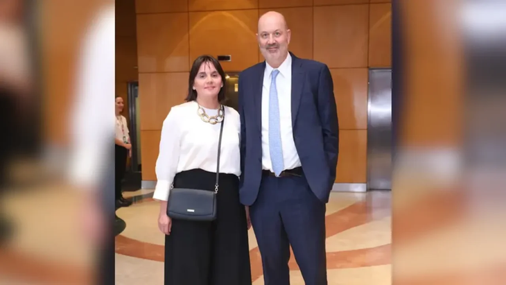 Federico Sturzenegger junto a su esposa Maria Rouillet.