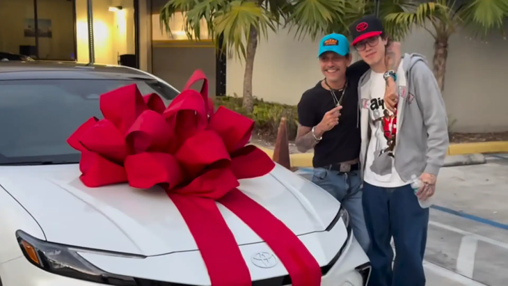 Así es el coche de Ryan Muñiz, el hijo de Marc Anthony Así es el coche de Ryan Muñiz, el hijo de Marc Anthony