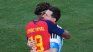 El abrazo de Lamine Yamal a Lionel Messi en medio de los festejos de España