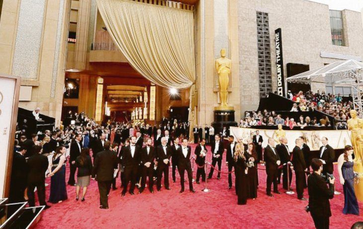 oscar. La Academia pasó para fines de abril la ceremonia, aunque aún se ignora si será presencial o virtual.