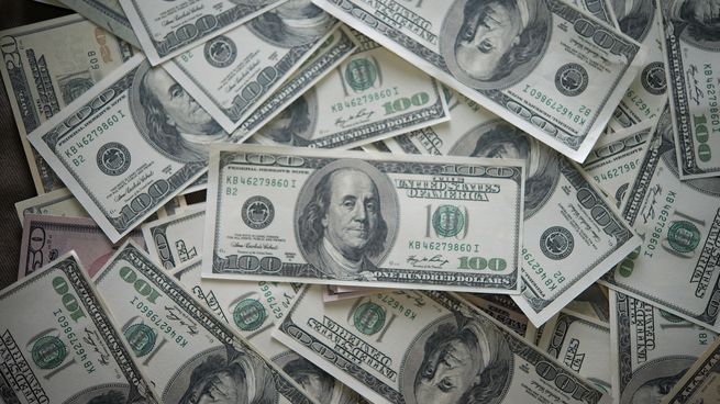 Los argentinos compraron en junio u$s161 millones, un 4% menos que en mayo.