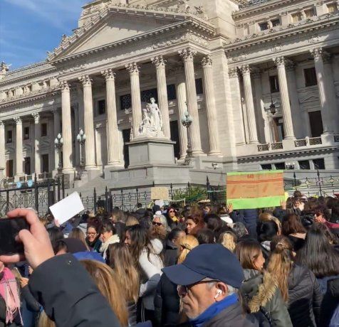 Durante el jueves se llevaron a cabo multitudinarias movilizaciones en reclamo a la emergencia en discapacidad. Durante el jueves se llevaron a cabo multitudinarias movilizaciones en reclamo a la emergencia en discapacidad.