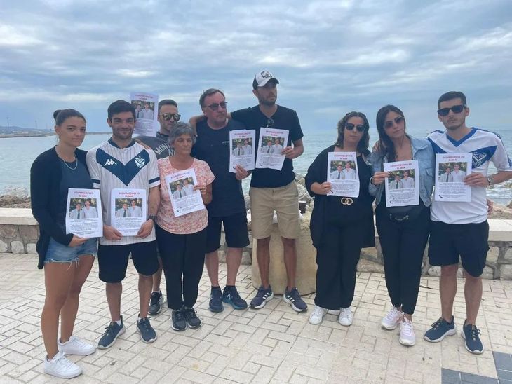 Familiares y allegados. Familiares y allegados.