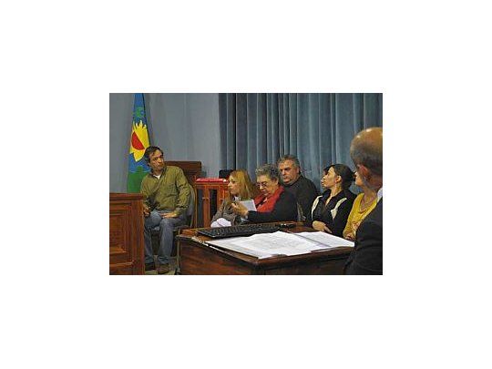Años atrás magistrados bonaerenses participaron de simulacros de juicios por jurados con casos hipotéticos y 12 civiles que integraron un tribunal penal.