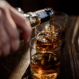 Premiado antes de salir a la venta, este bourbon ya despertó expectativa por su elaboración y por el precio con el que llegará al mercado.