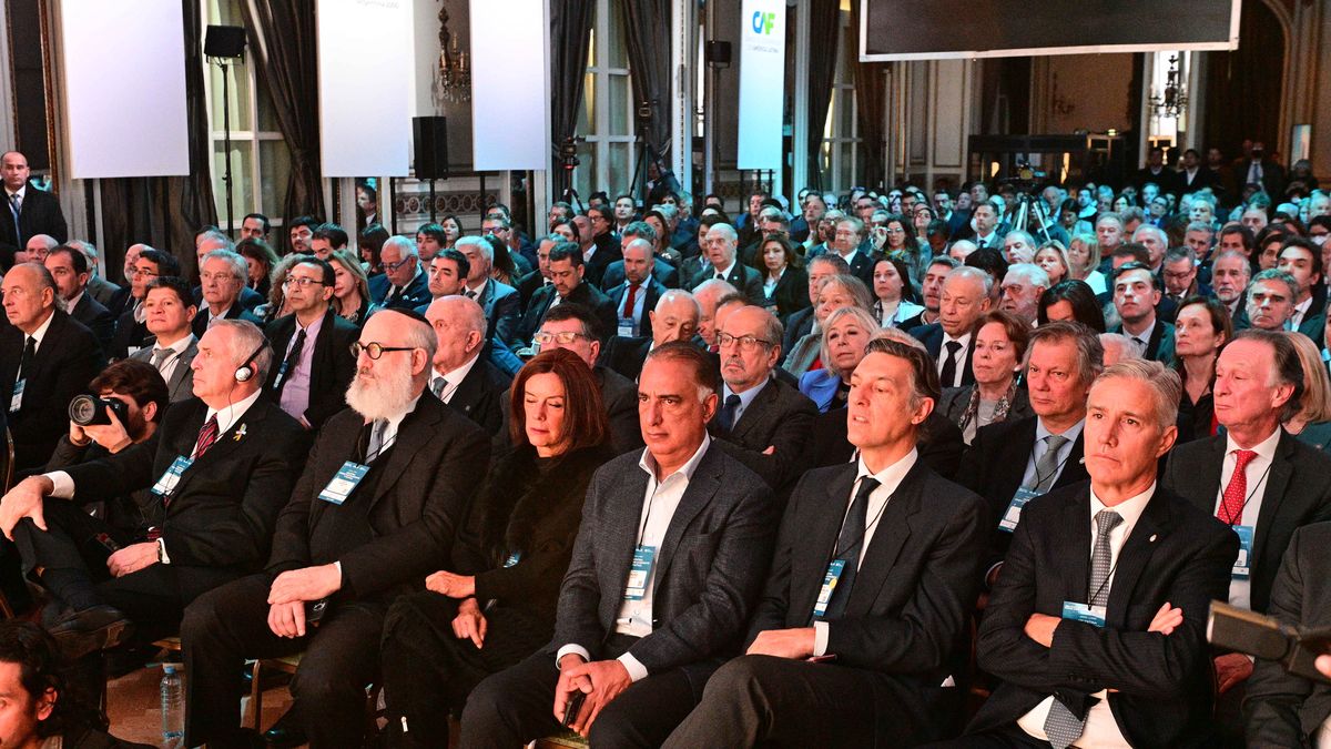 Businessmen want politicians to join but doubt they will