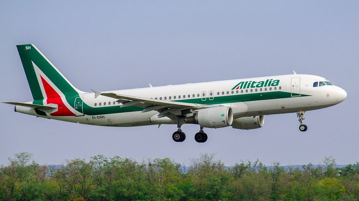 Alitalia chiude 75 anni di storia con un ultimo volo