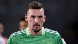 What were the new individual achievements that the River goalkeeper reached? What were the new individual achievements that the River goalkeeper reached?