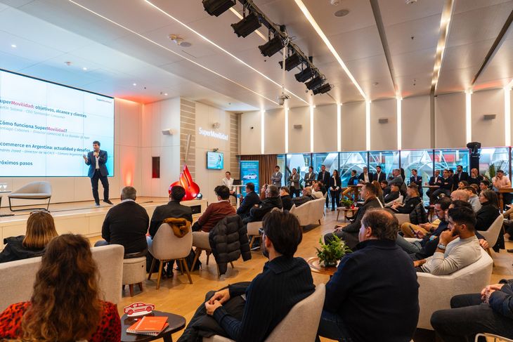 SuperMovilidad propone una experiencia donde el usuario tiene el control: puede ver las fichas técnicas de cada modelo, las etapas del proceso y resolver dudas en línea o con un asesor comercial del concesionario. SuperMovilidad propone una experiencia donde el usuario tiene el control: puede ver las fichas técnicas de cada modelo, las etapas del proceso y resolver dudas en línea o con un asesor comercial del concesionario.