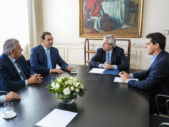 Alberto Fernández y Suarez se vieron el lunes en la reunión del presidente con gobernadores radicales.