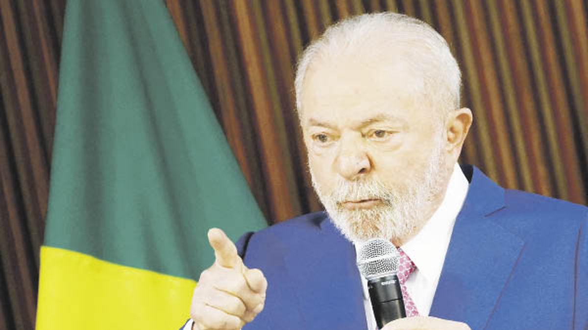 Lula dismissed Bolsonaro officials from the public media