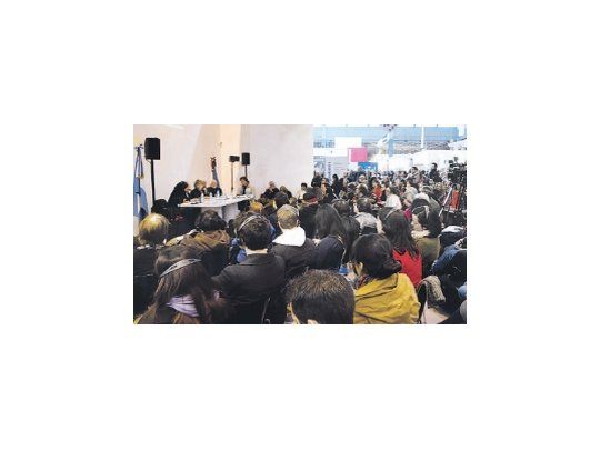 Una de las conferencias por el centenario de Julio Cortázar que se sucedieron en el Salón del Libro de París, que ayer clausuró su edición.