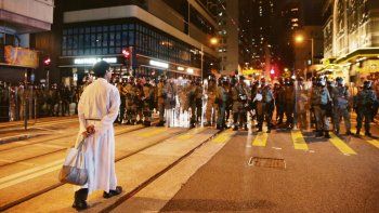 DESAFÍO. Por octavo fin de semana, miles de manifestantes salieron a las calles de Hong Kong para protestar contra el Partido Comunista Chino. Hoy, la excolonia británica vivirá su primera huelga general en 50 años.