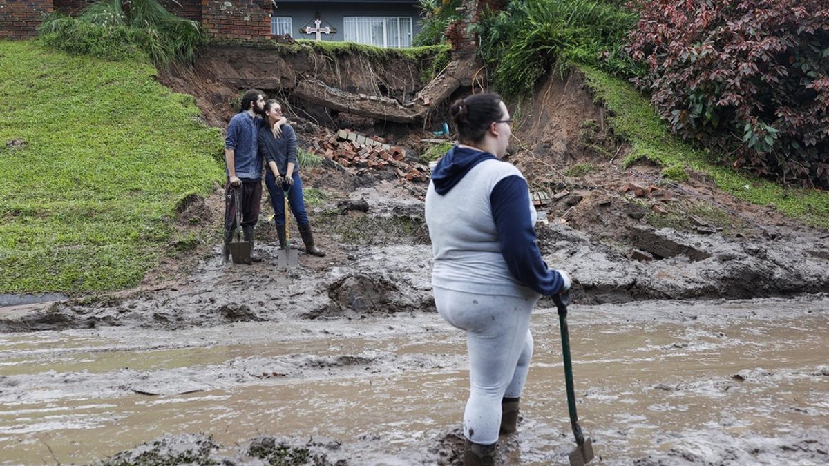 Death toll from South Africa floods rises to 341