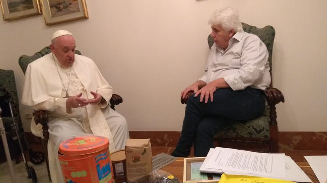 El Papa Francisco junto a Eduardo Vasco Murúa.