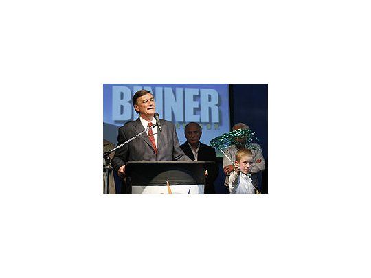 El gobernador electo de Santa Fe, Hermes Binner, habla luego del triunfo de la formula del Frente Cívico y Social en la provincia.