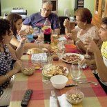 La clase media: entre la percepción y el bolsillo. La clase media: entre la percepción y el bolsillo.